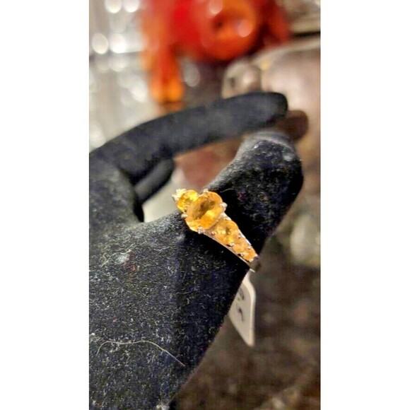 Cushion cut center Citrine gemstone w 6 faceted Sterling Silver, 9.5 - Picture 12 of 12